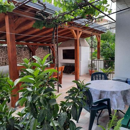 טרוגיר Apartments Sikirica מראה חיצוני תמונה